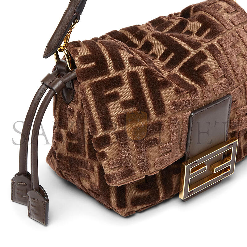 FENDI MAMMA BAGUETTE SMALL 8BS105AT14F0L1B (16*13*10cm)